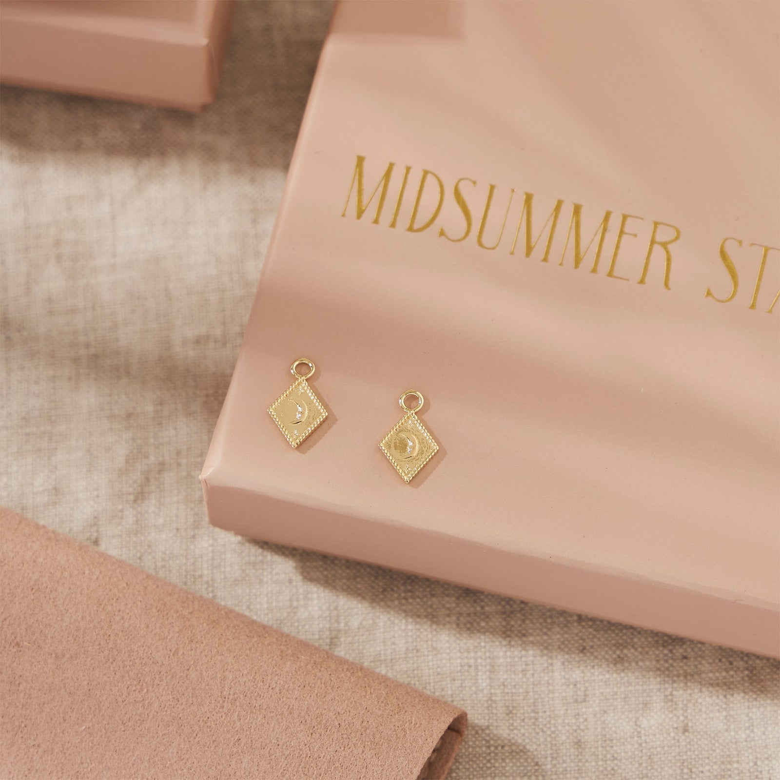 Solunar Ear Charm Gold