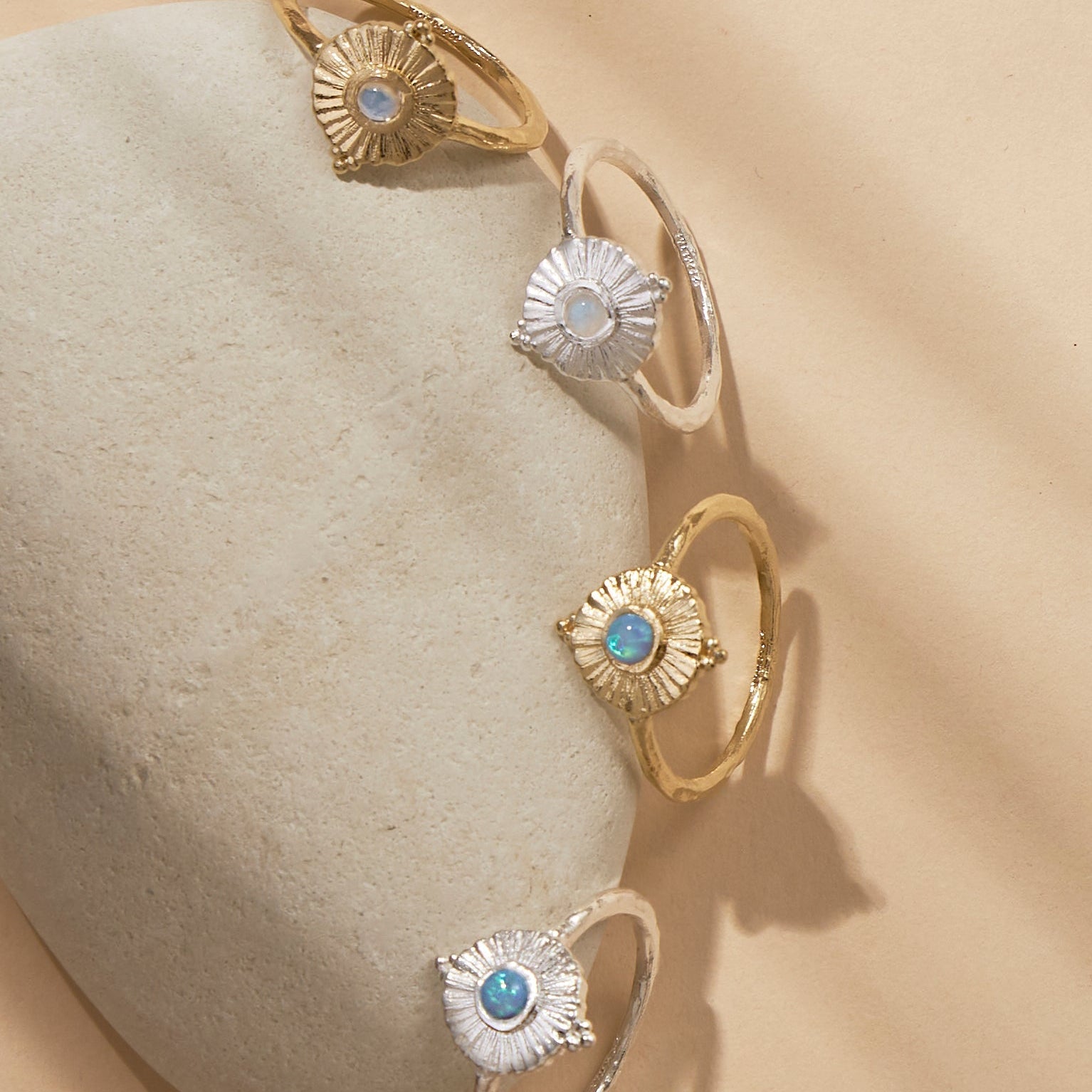 Veya Moonstone Ring Gold