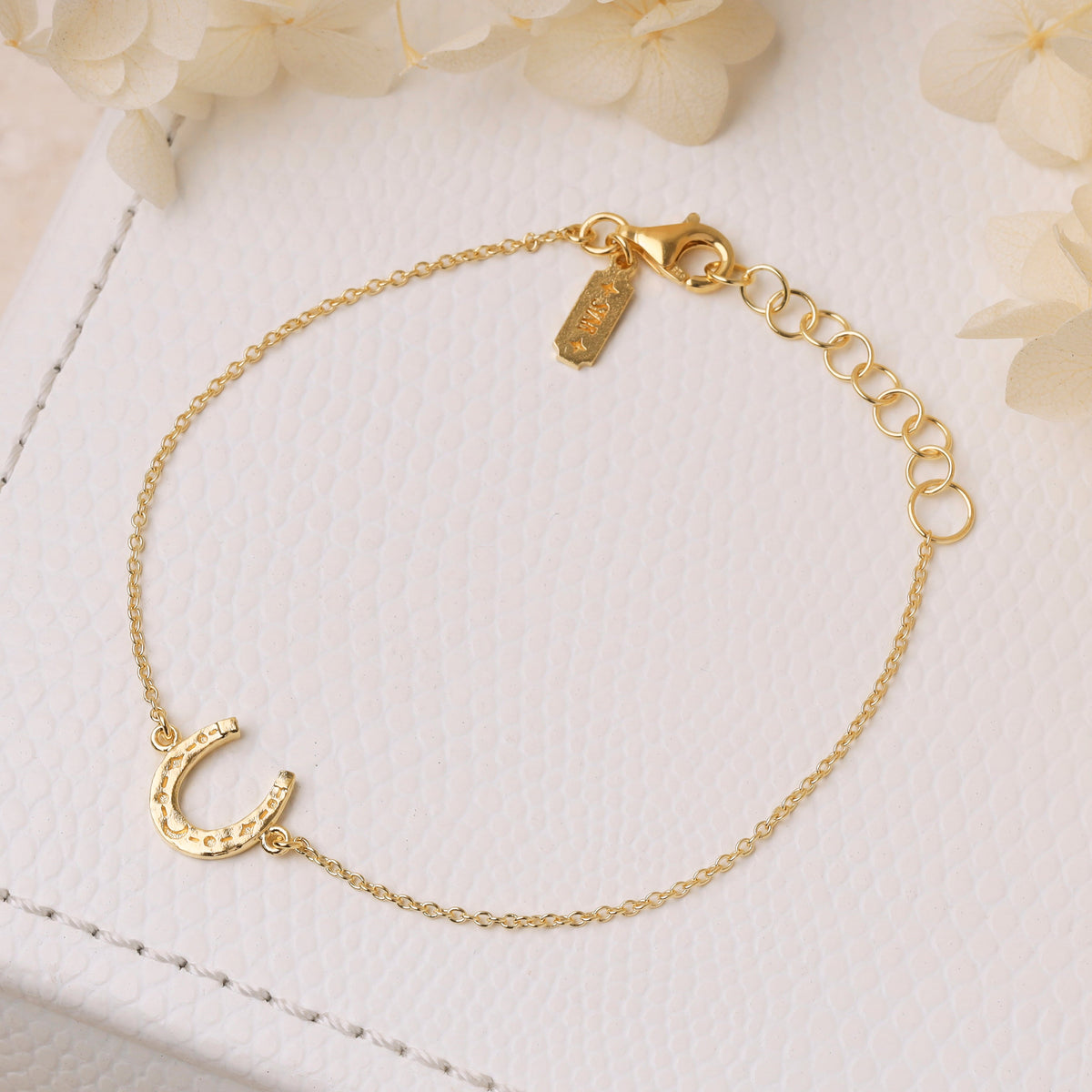 Lucky Horseshoe Bracelet Gold