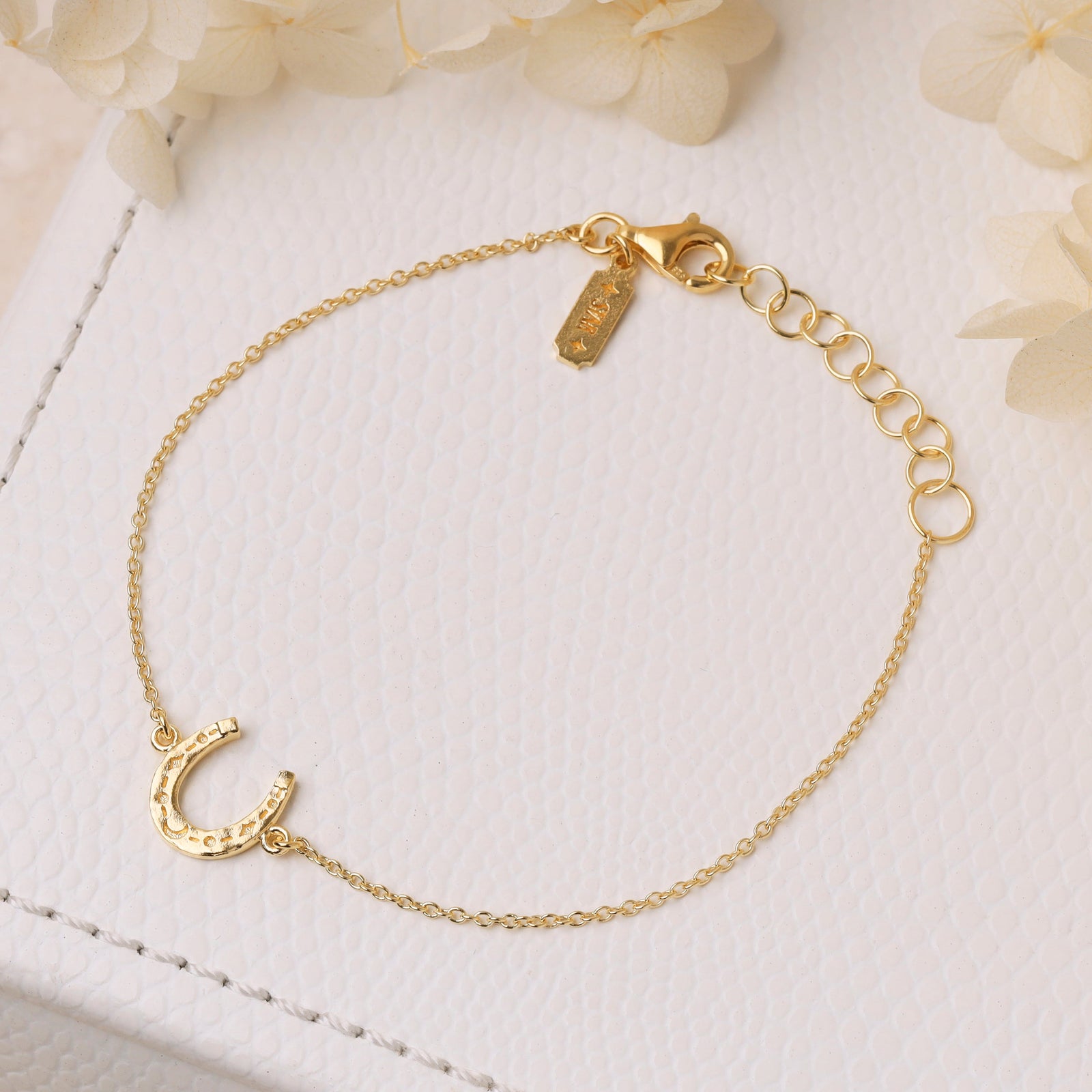 Lucky Horseshoe Bracelet Gold