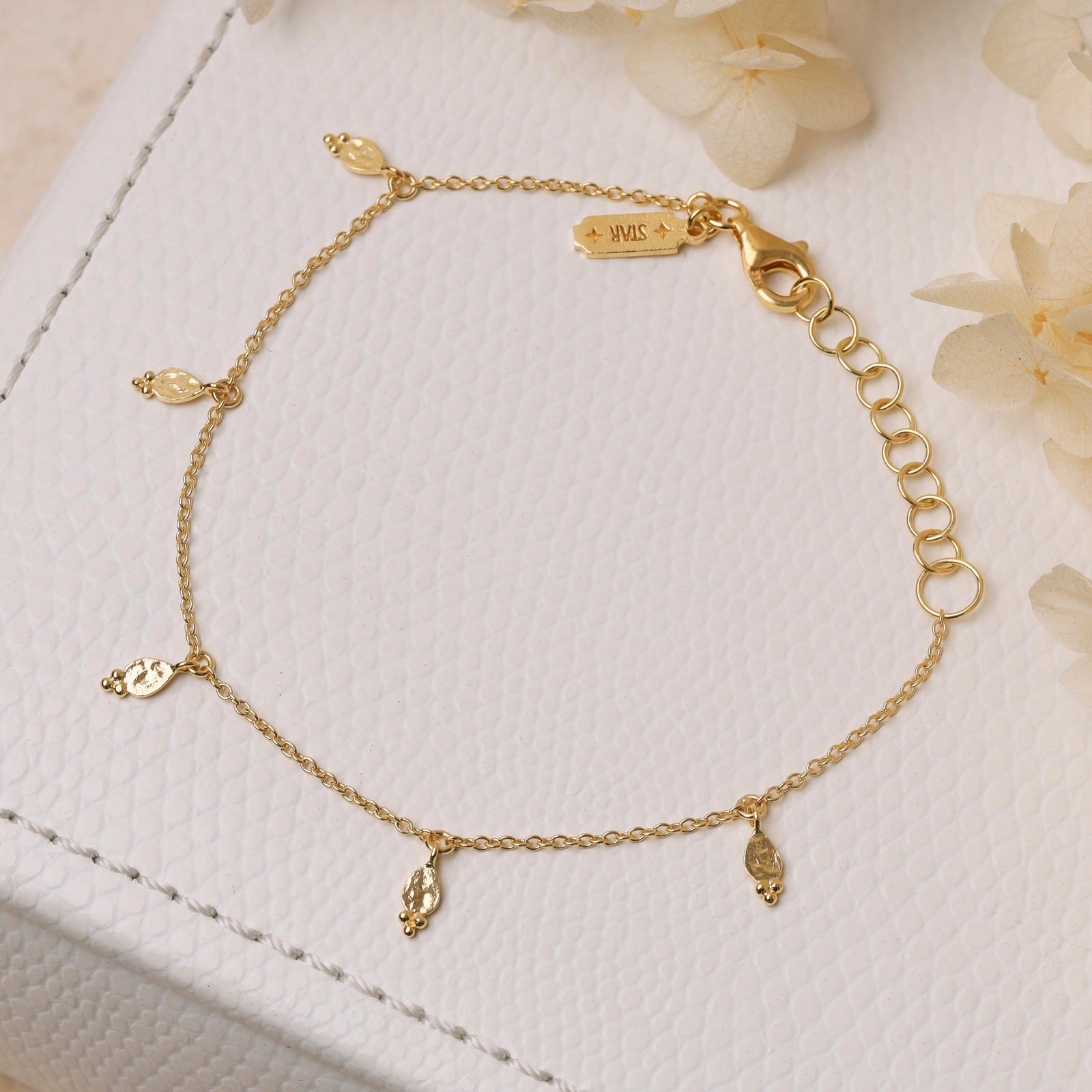 Glistening Drops Bracelet Gold
