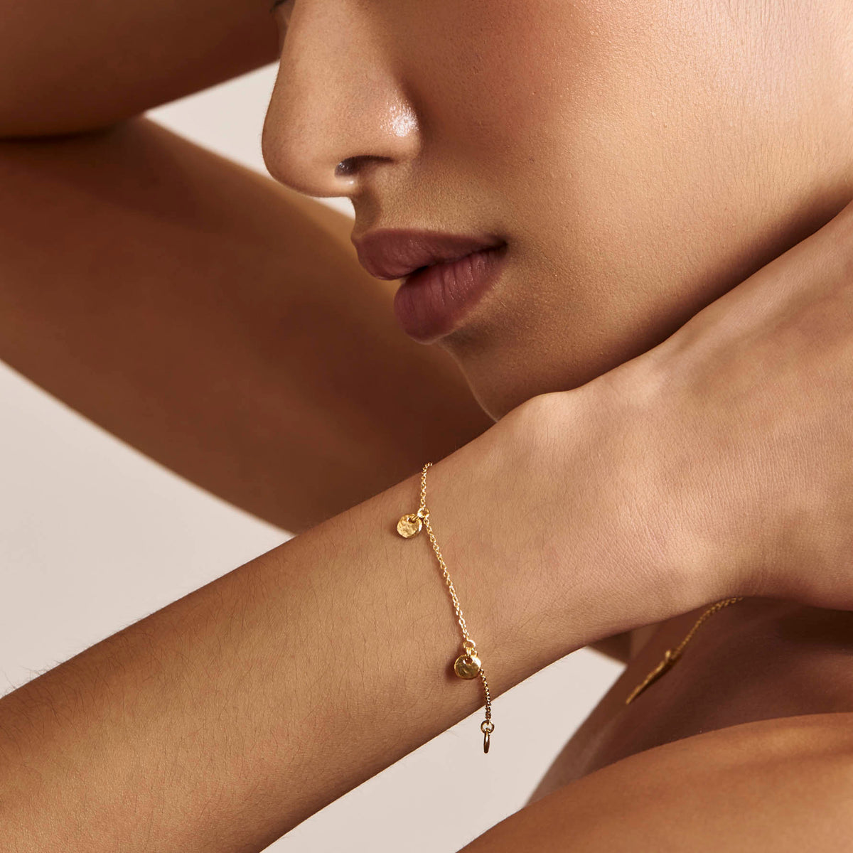 Organic Disc Bracelet Gold