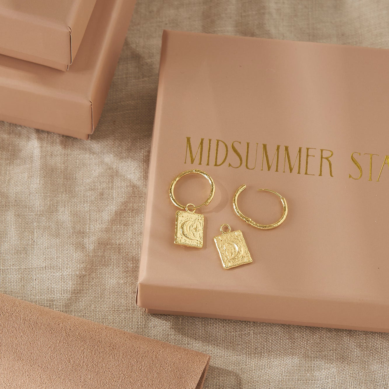 La Nuit Huggies Gold