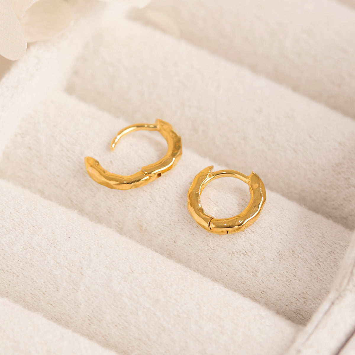 Micro Ripple Huggies Gold