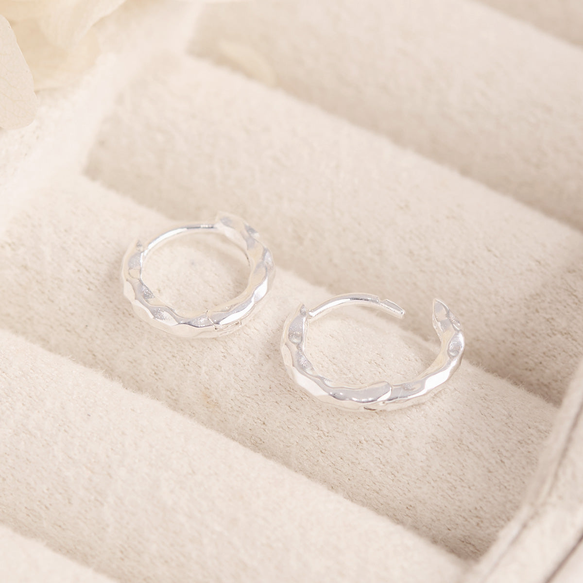 Delicate Ripple Huggies