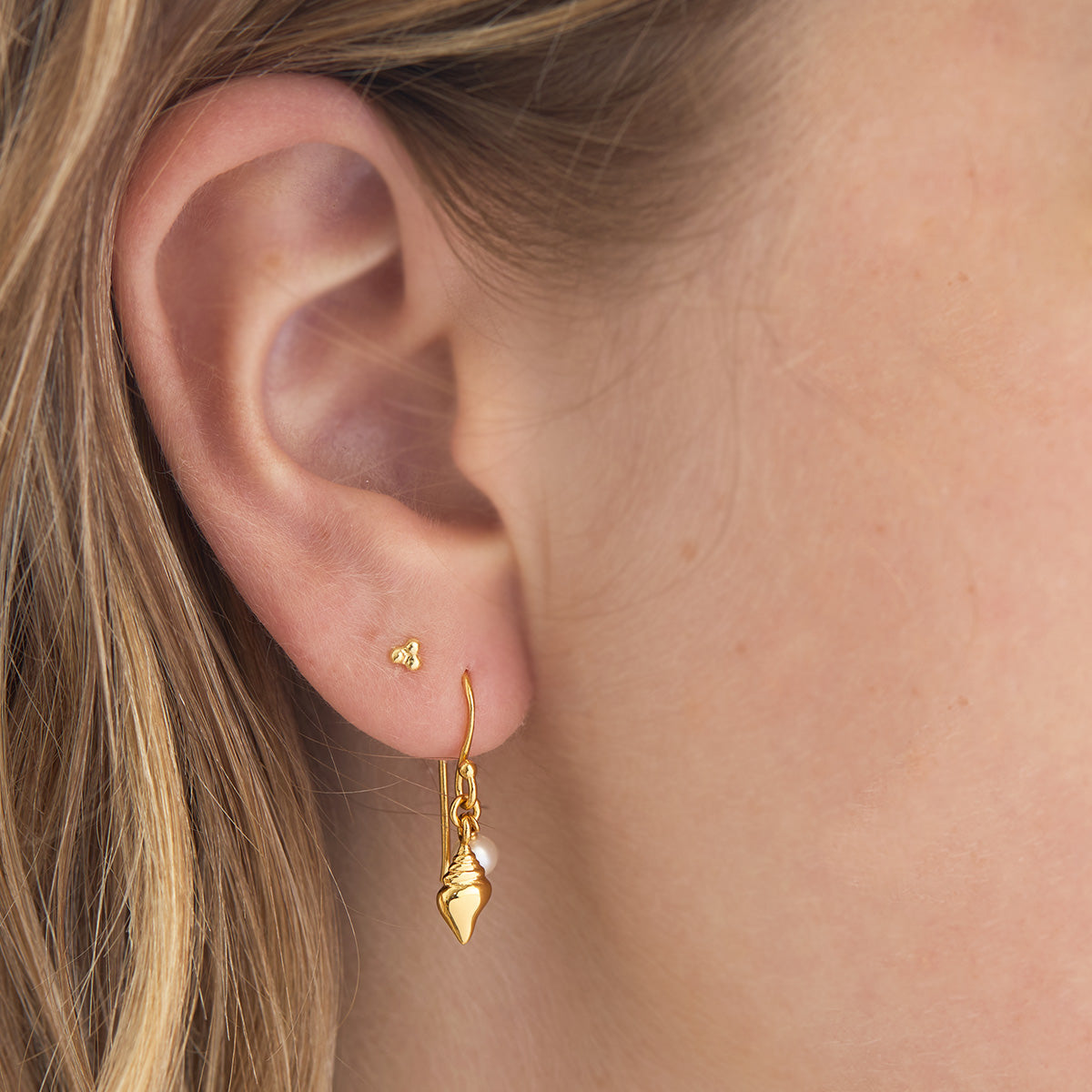 Ethereal Conch Earrings Gold