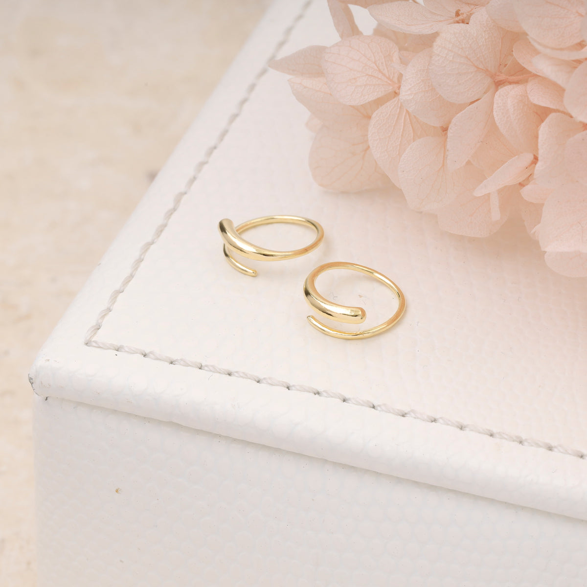 Spiral Pull Through Earrings Gold