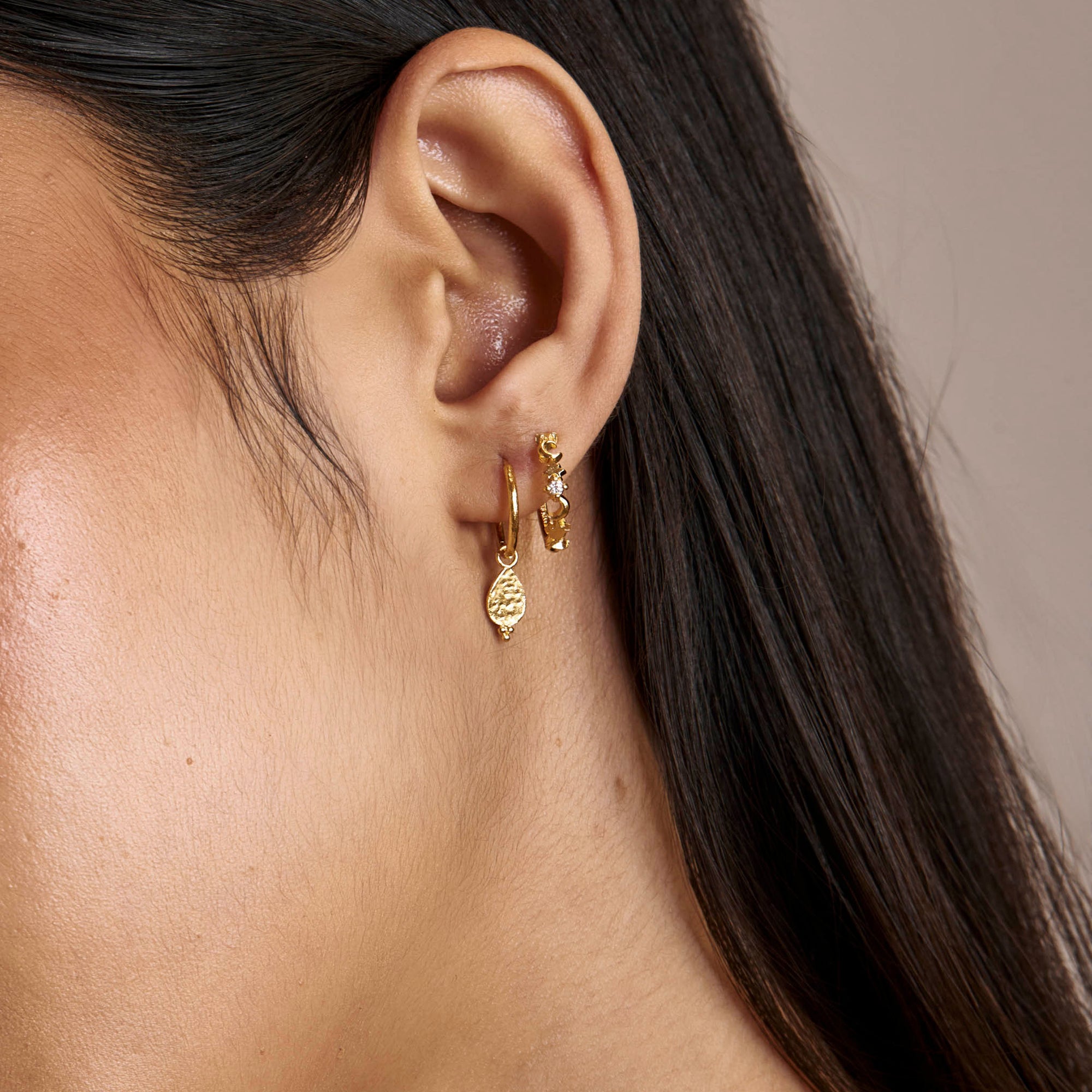 Glisten Textured Huggies Gold