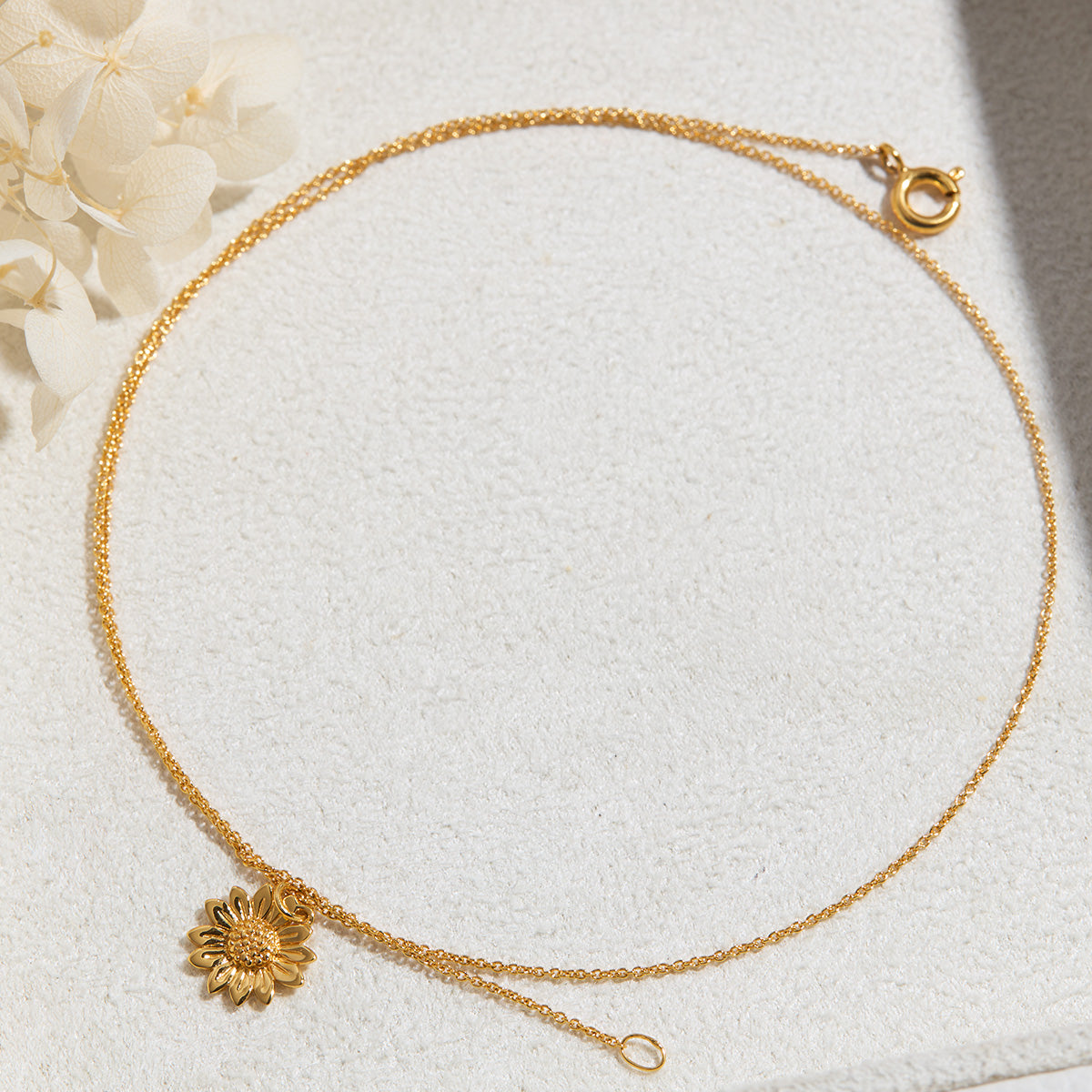 Blossoming Sunflower Choker Gold