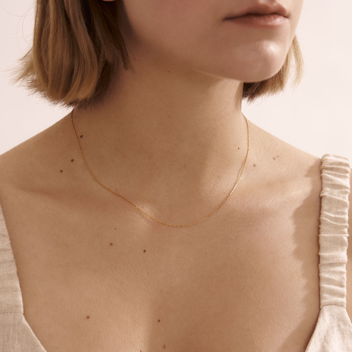 Fine Paperclip Chain Gold