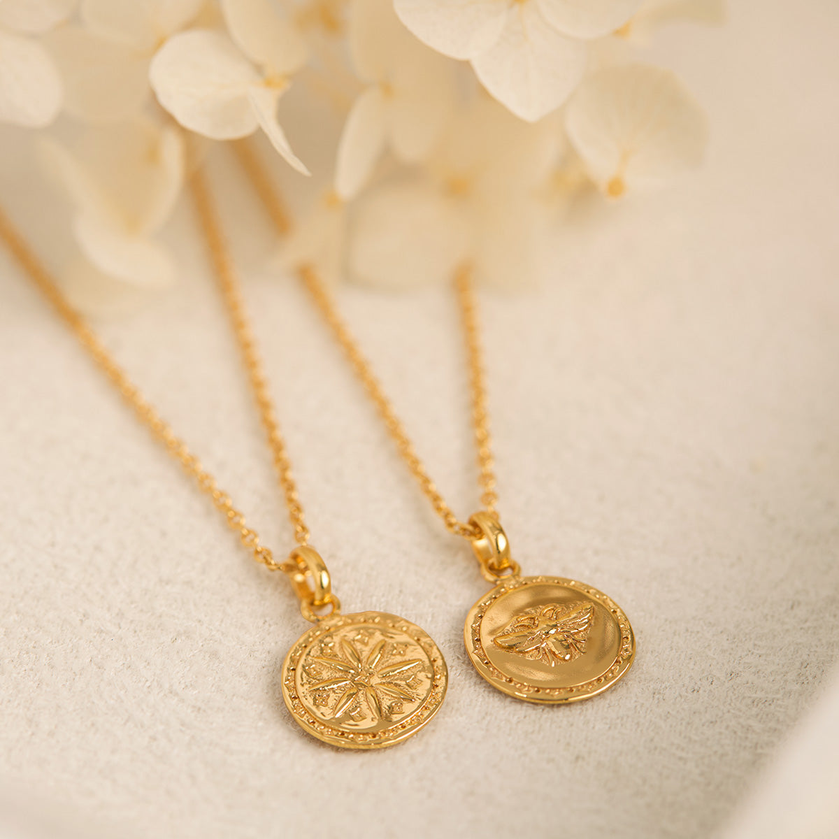 Shining Bee Gold Necklace