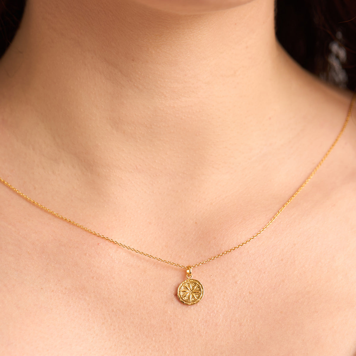 Shining Bee Gold Necklace