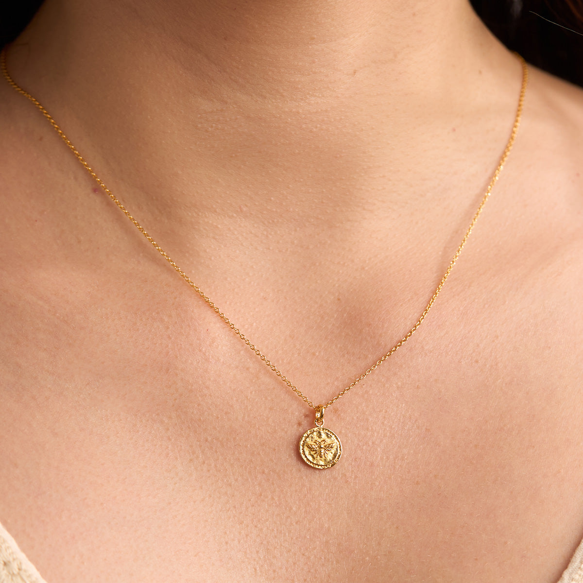 Shining Bee Gold Necklace