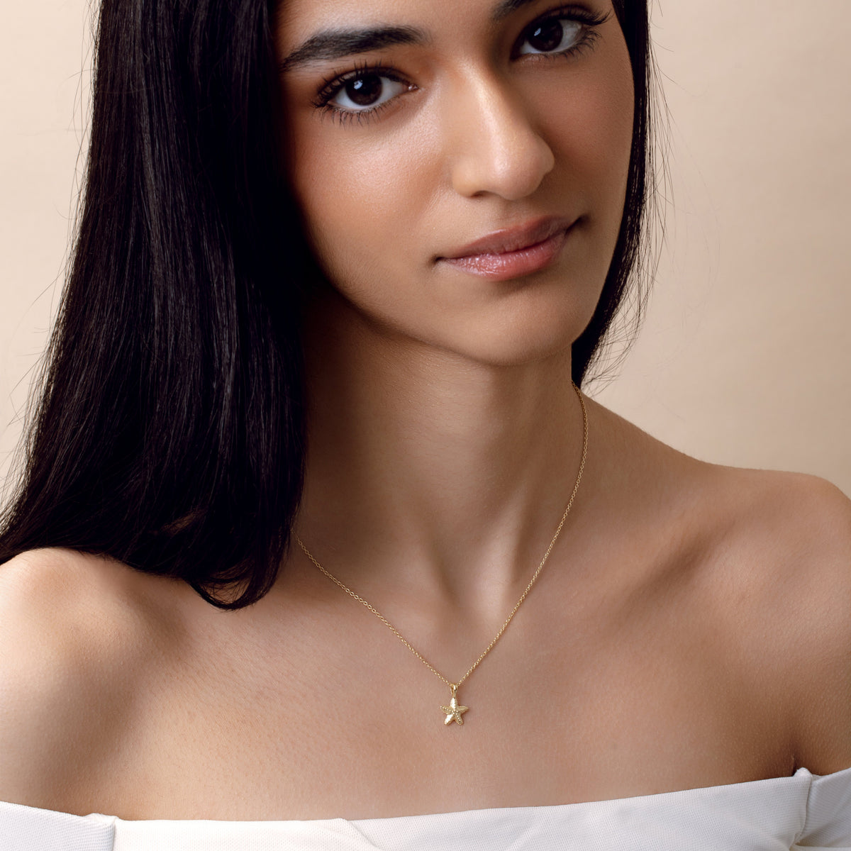 Dainty Starfish Necklace Gold
