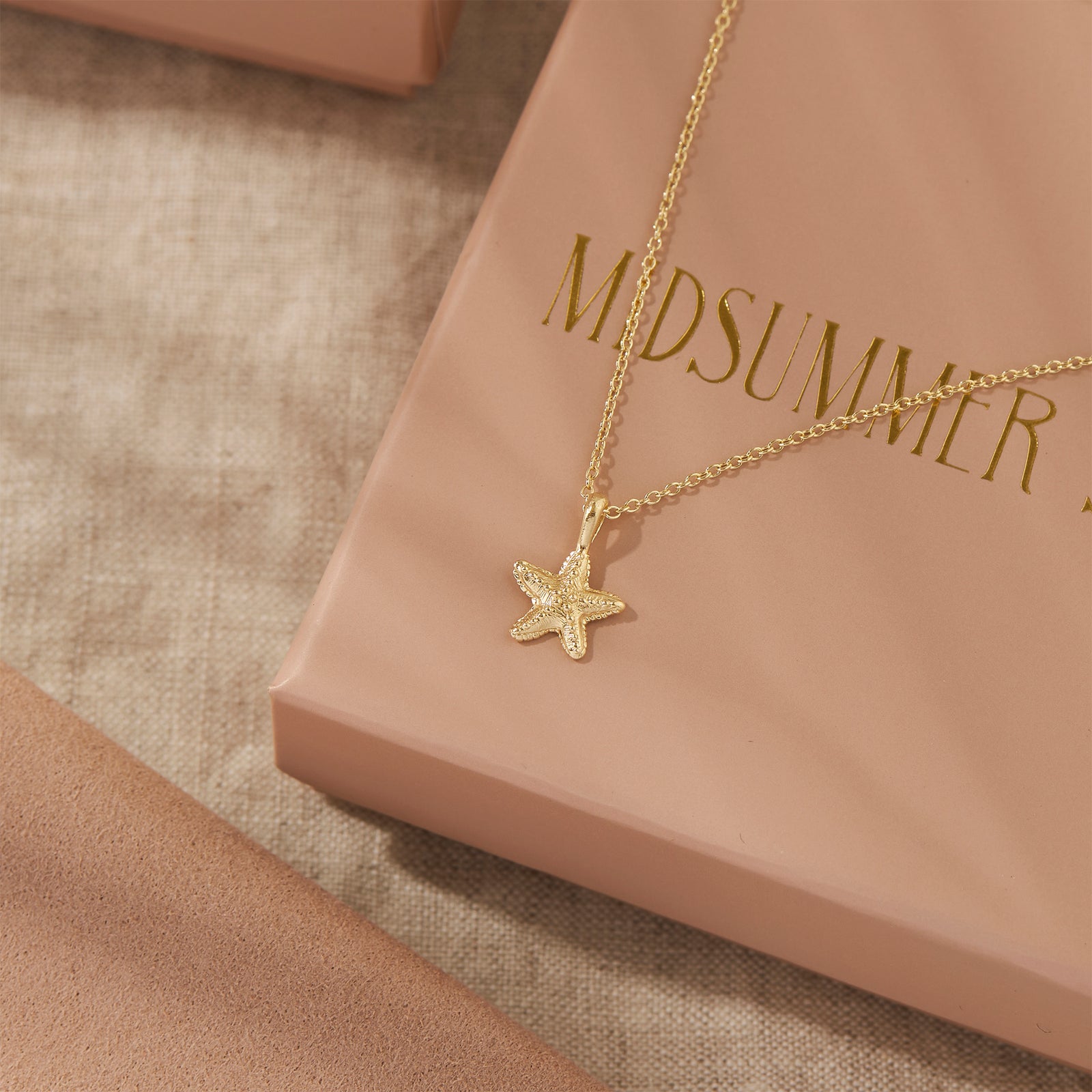 Dainty Starfish Necklace Gold