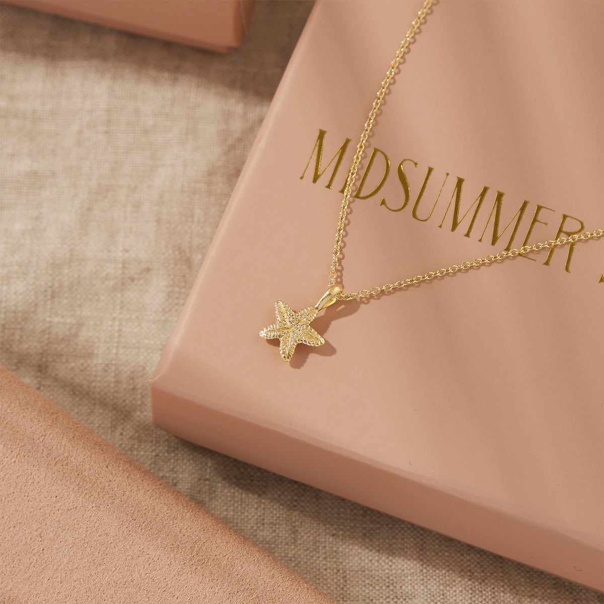 Dainty Starfish Necklace Gold