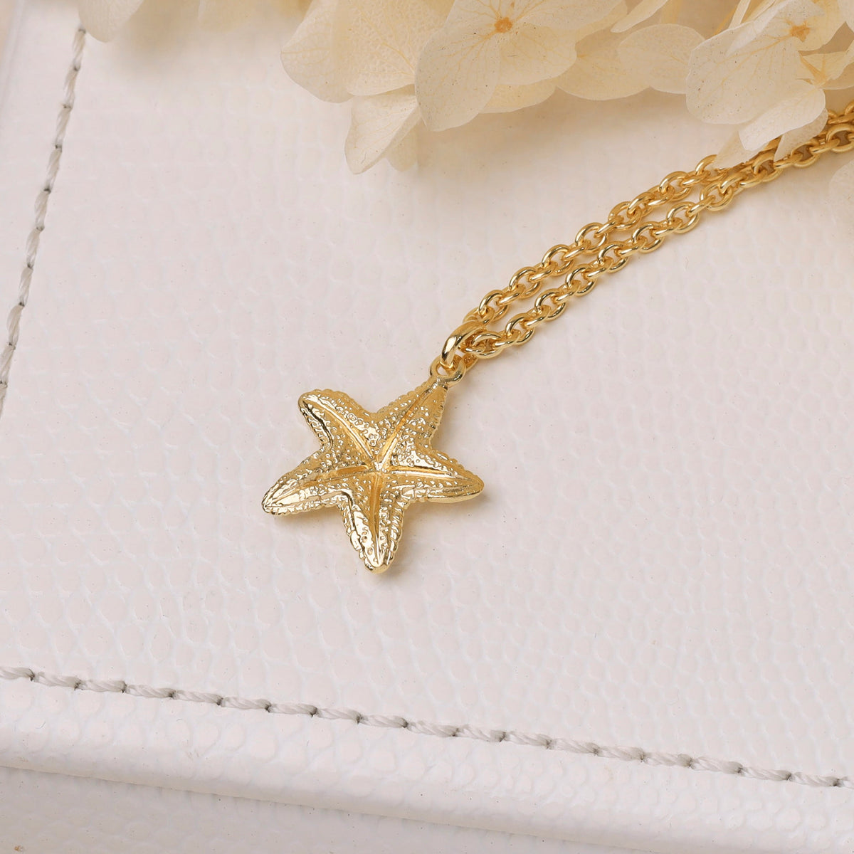 Starfish Necklace Gold