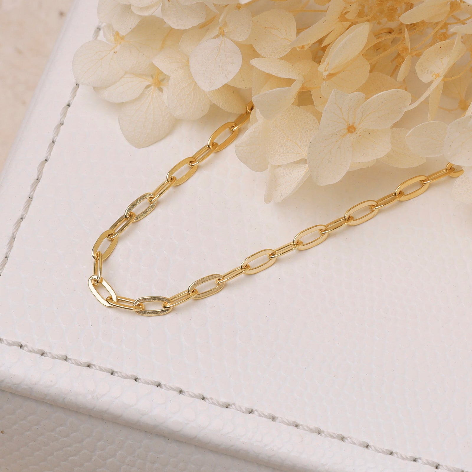 Oval Link Chain Gold