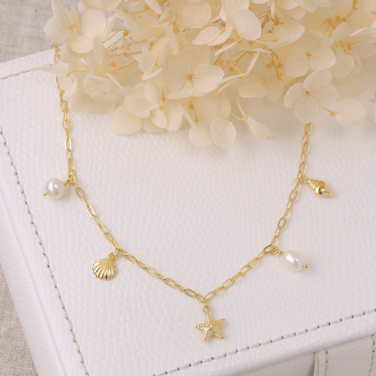 Oceanic Charm Pearl Necklace Gold