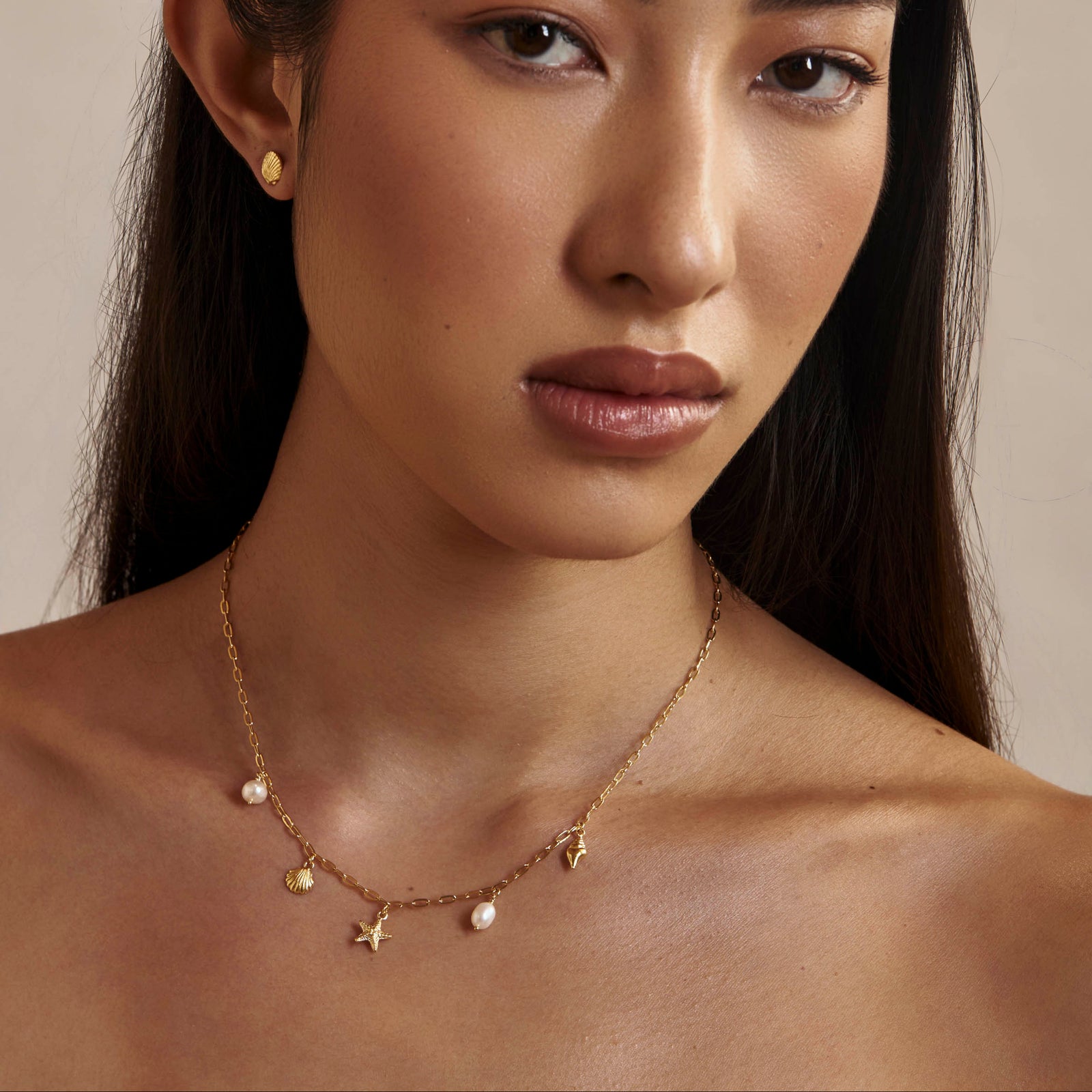 Oceanic Charm Pearl Necklace Gold