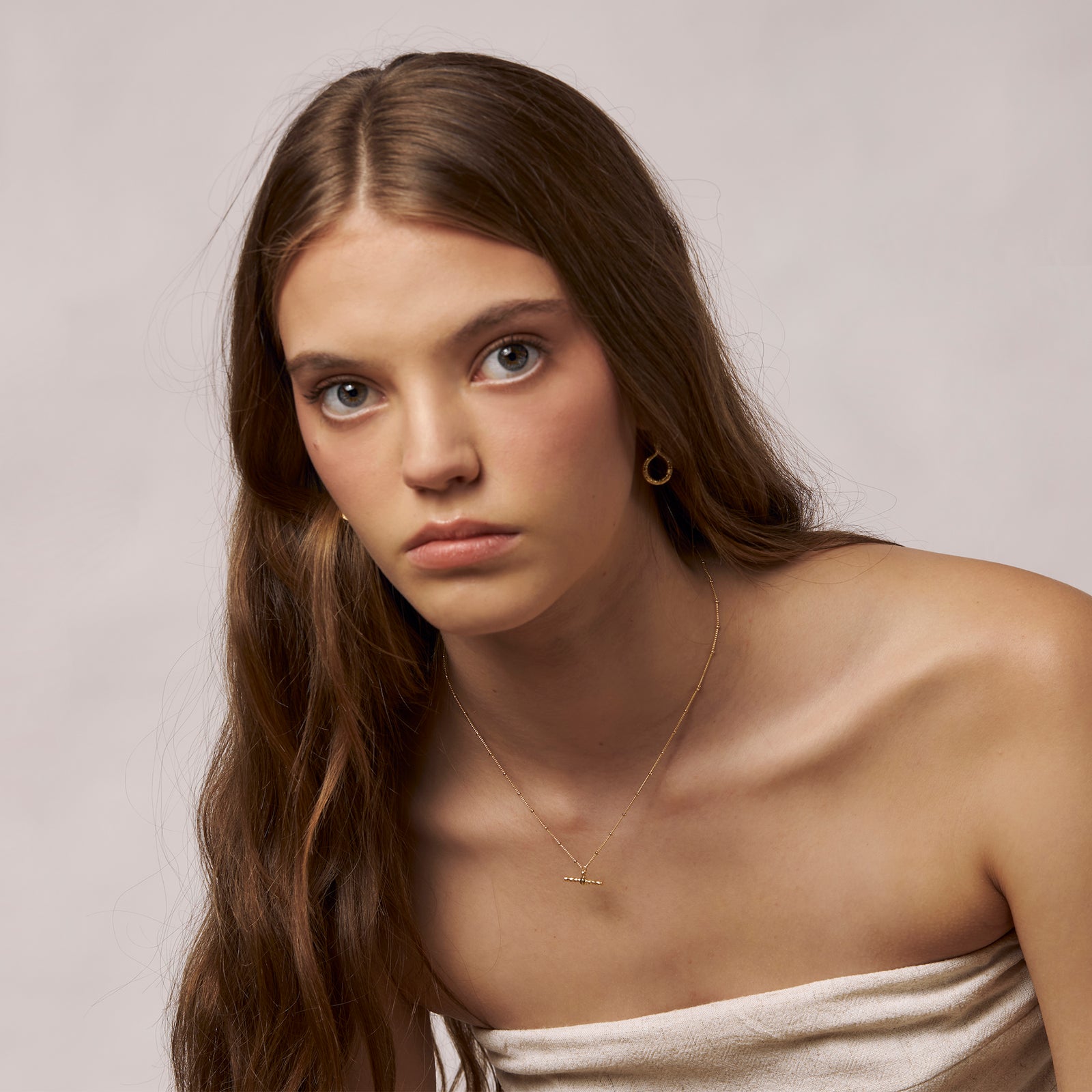 Delicate Bar Necklace Gold
