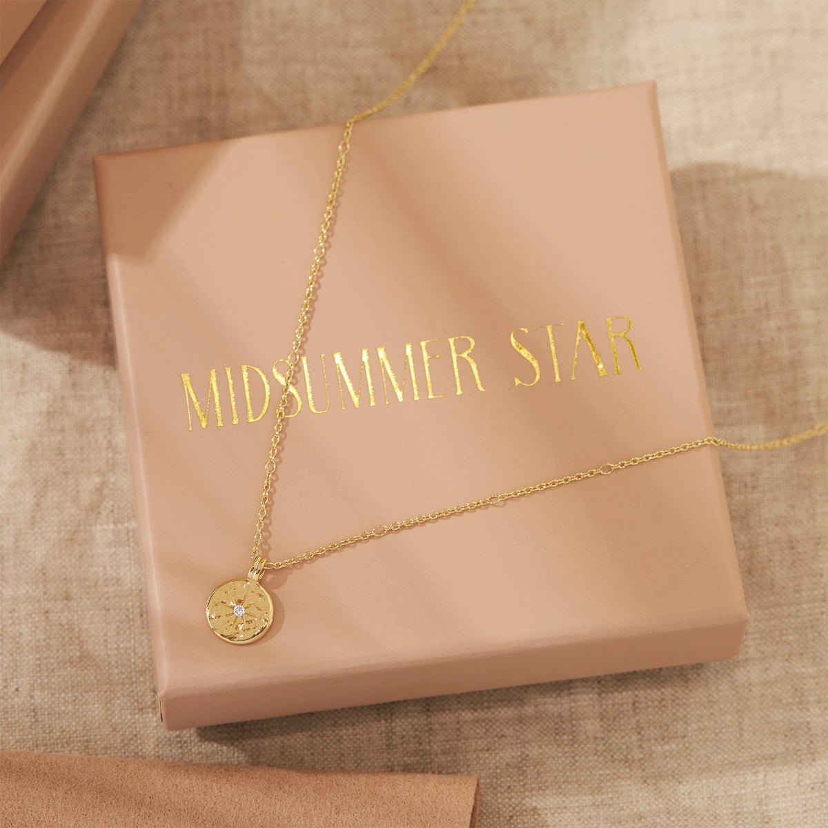 Enchanted Light Necklace Gold