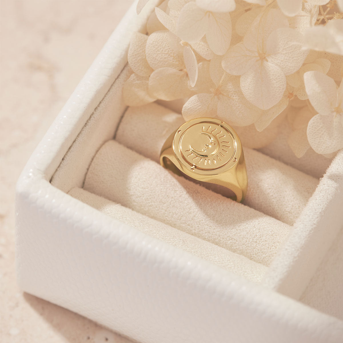 Hidden Tarot Ring Gold