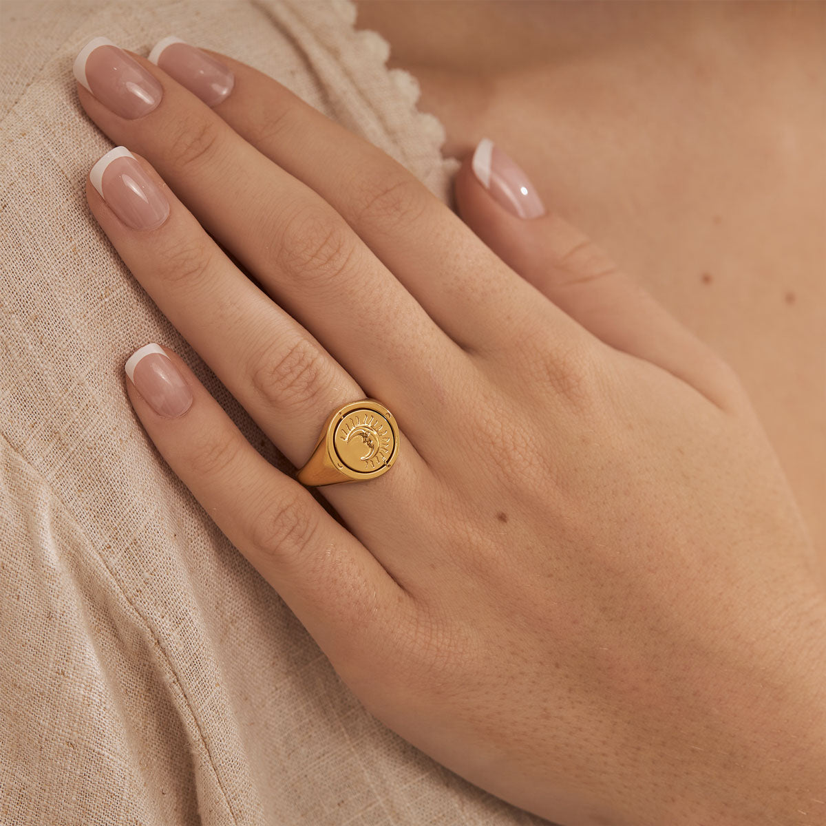 Hidden Tarot Ring Gold