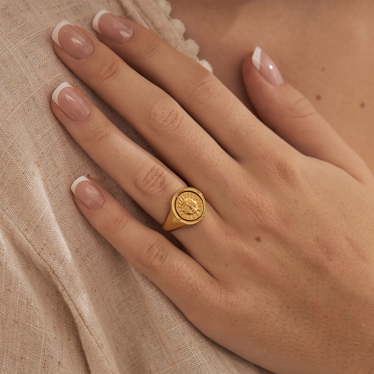 Hidden Tarot Ring Gold