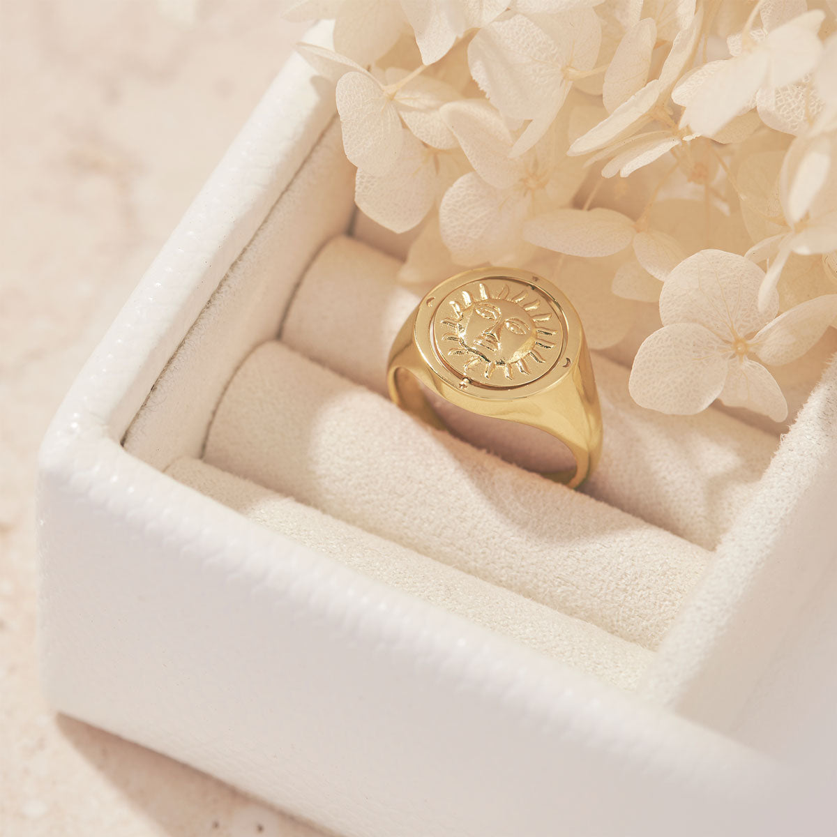 Hidden Tarot Ring Gold