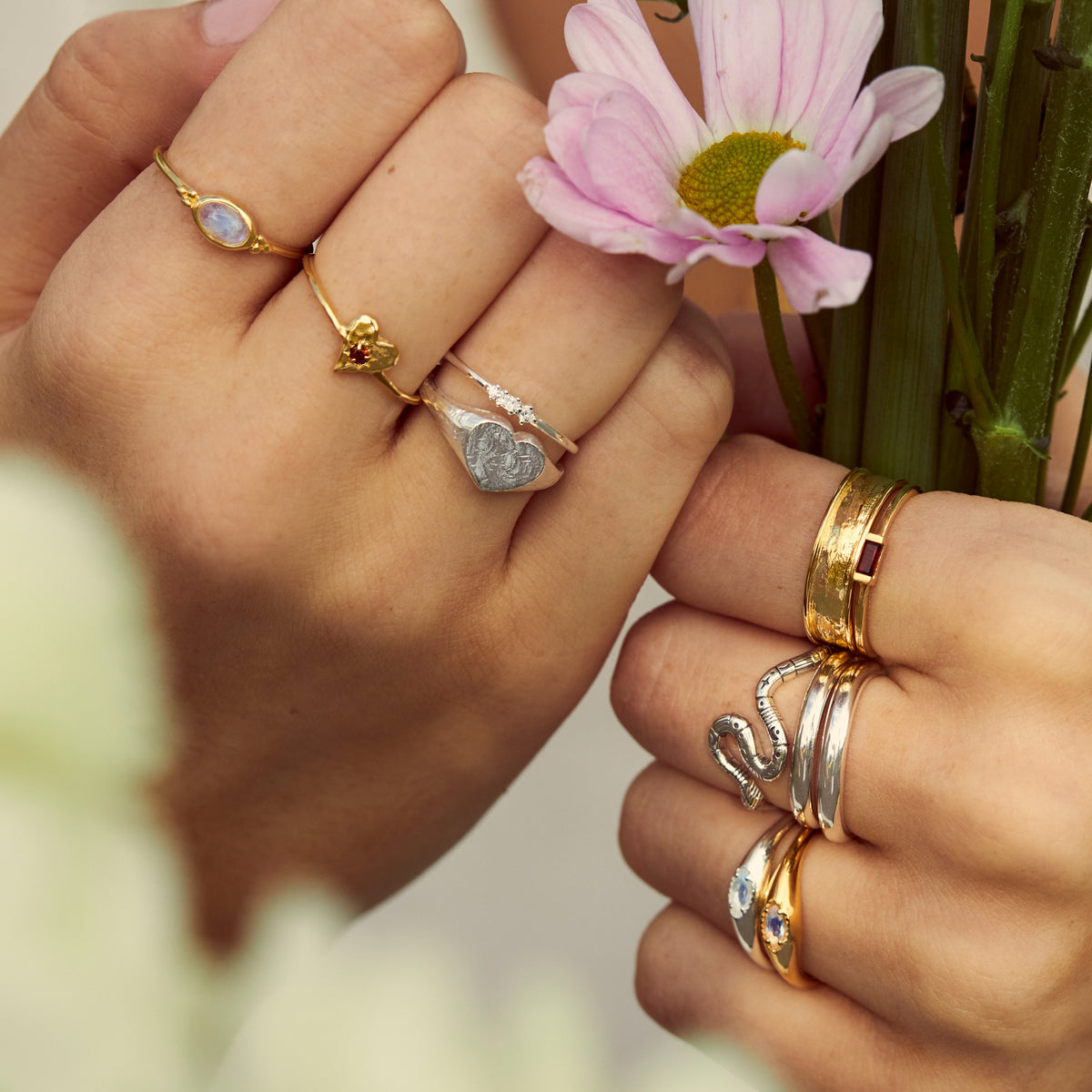 Lumen Garnet Baguette Ring Gold