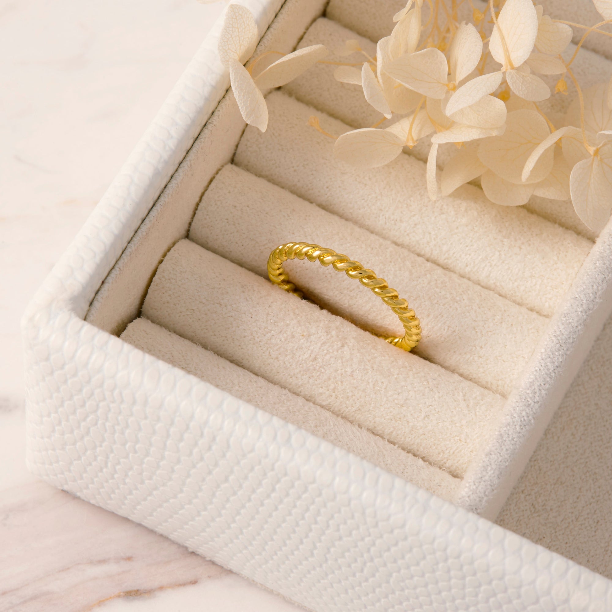 Rope Twist Gold Ring Band