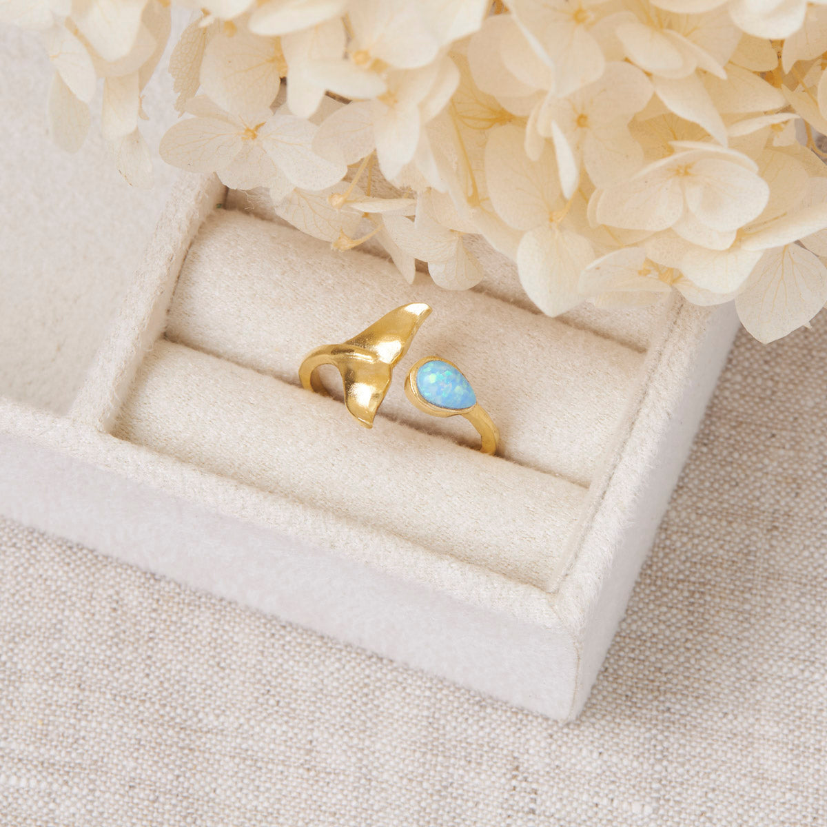 Whale Tail Opal Ring Gold