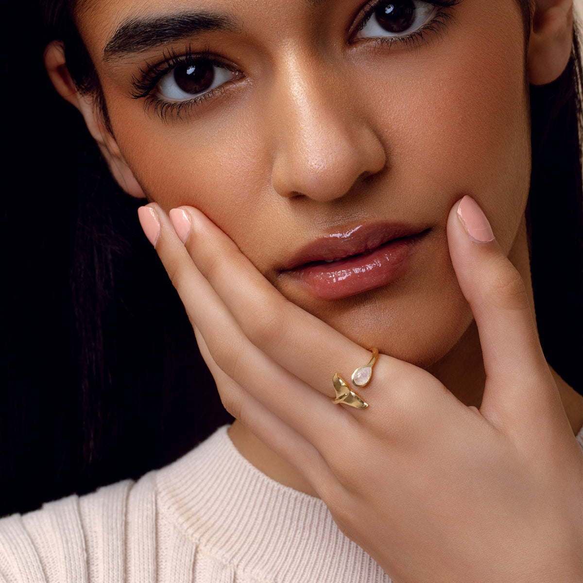Whale Tail Moonstone Ring Gold