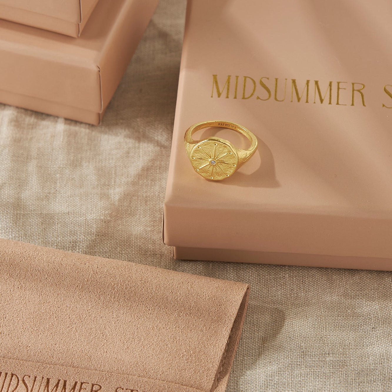 Seren Signet Ring Gold