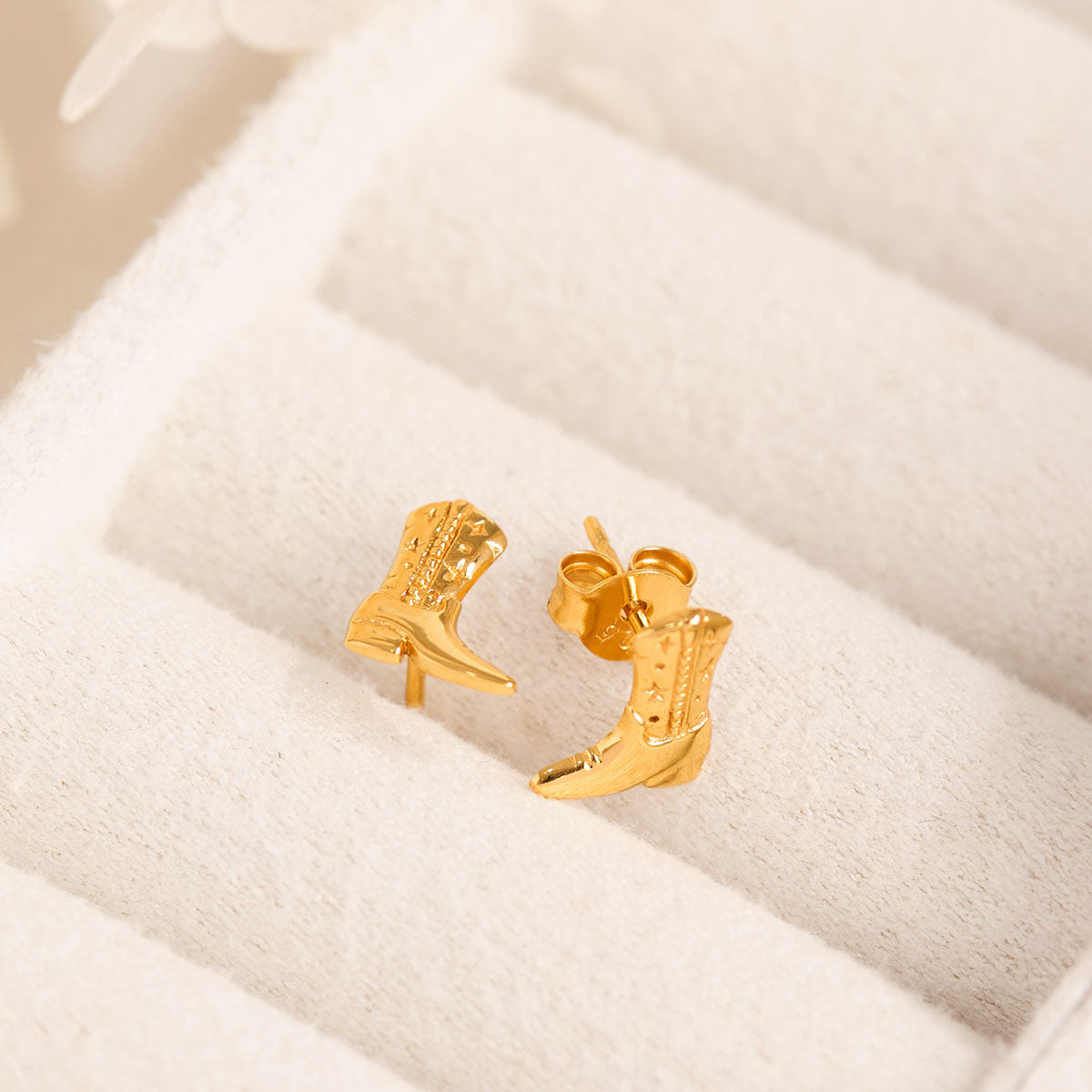 Cowgirl Boots Studs Gold