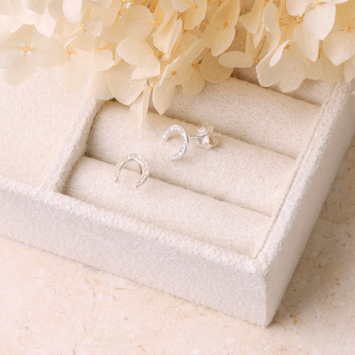 Lucky Horseshoe Studs