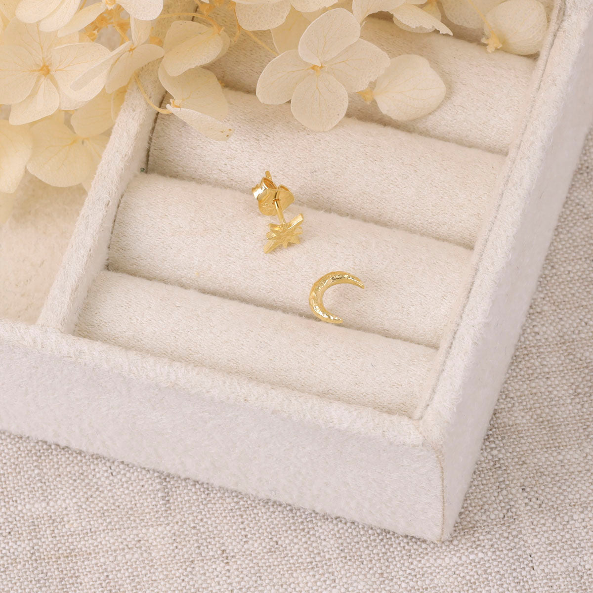 Textured Night Glow Studs Gold