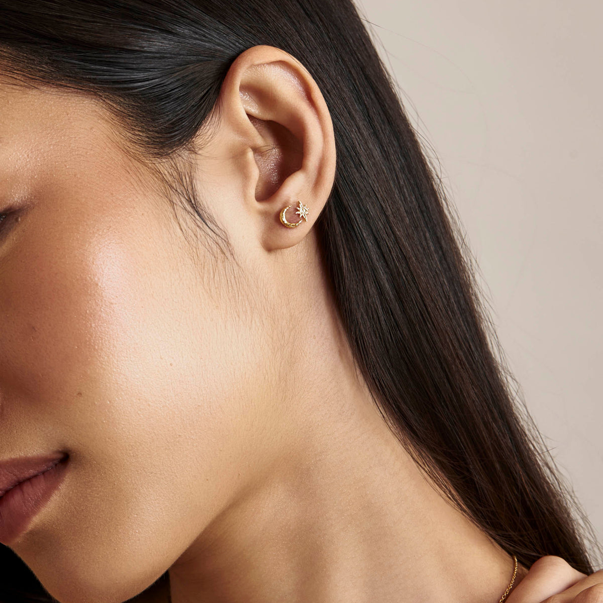 Textured Night Glow Studs Gold