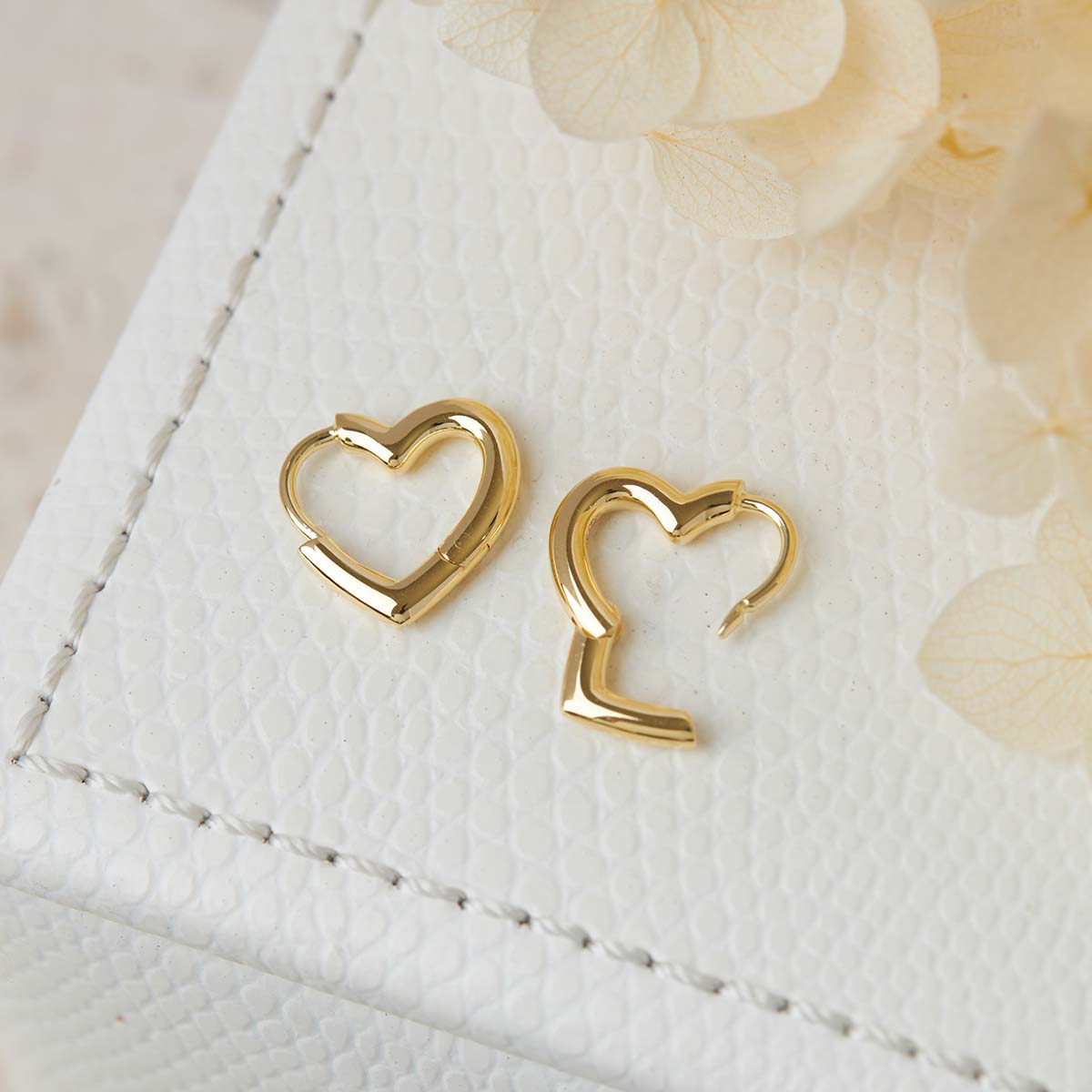 Heart Huggies Gold