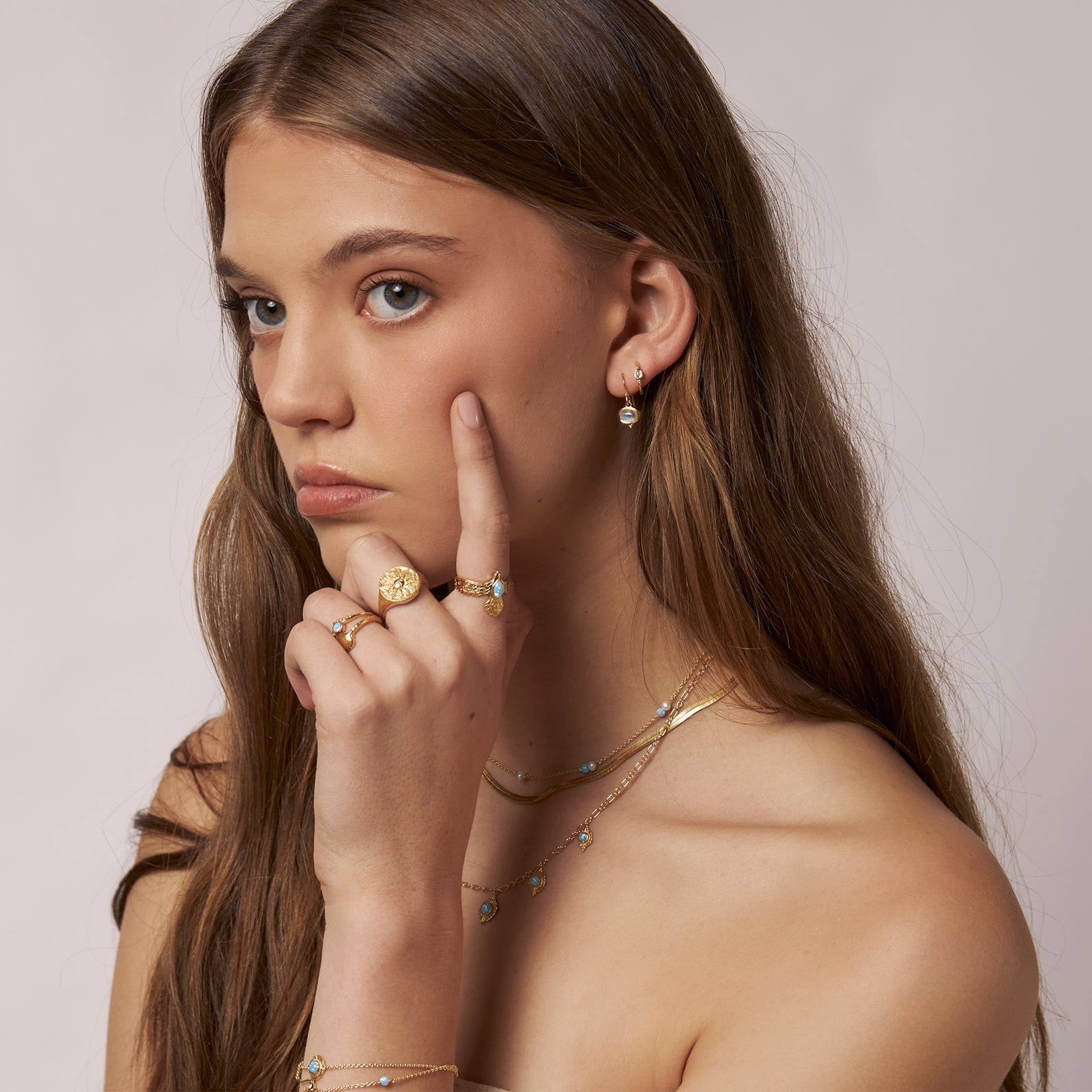 Mira Moonstone Earrings Gold