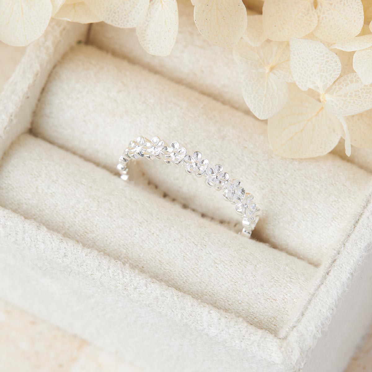 Blossom Chain Ring