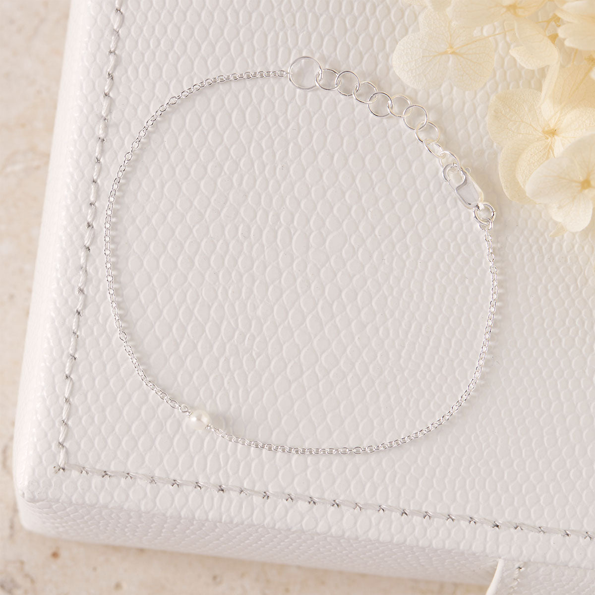 Dainty Pearl Bracelet