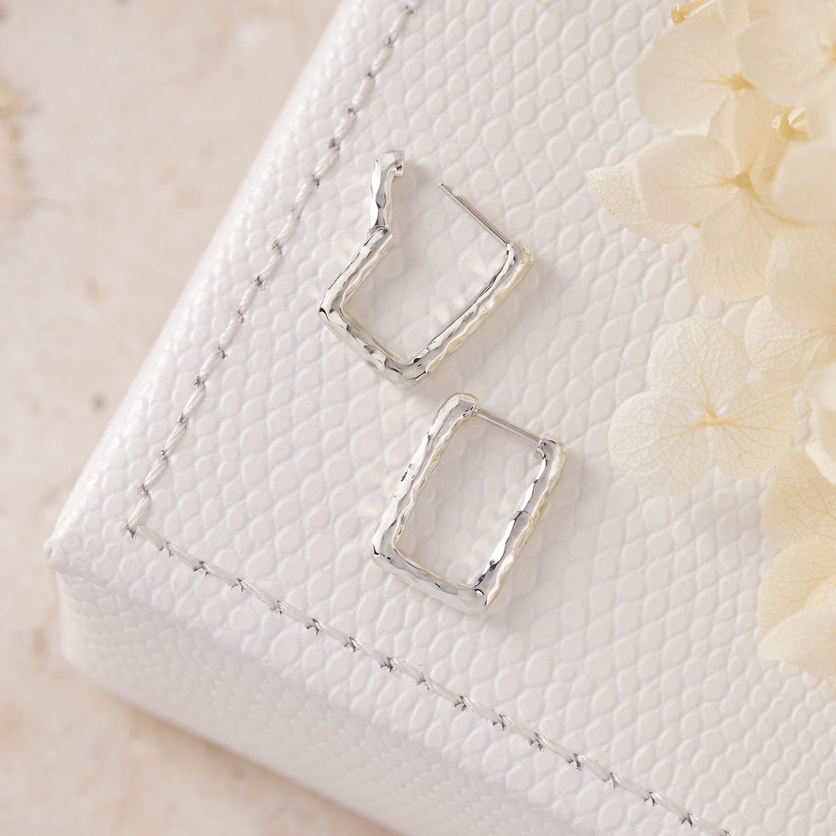 Aeon Textured Huggies