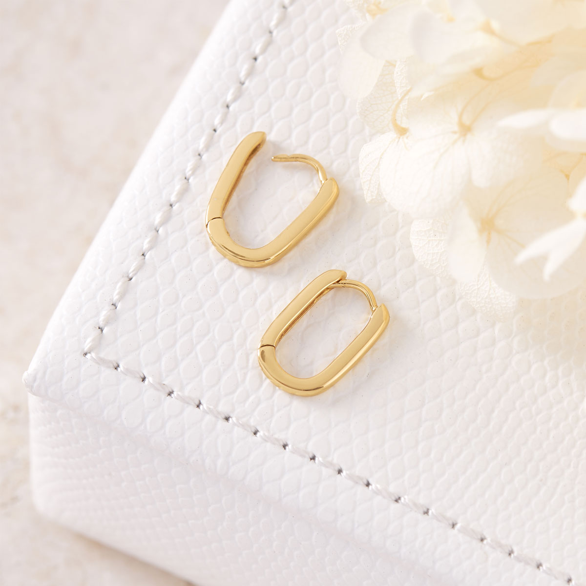 Eternity Huggies Medium 18K Gold