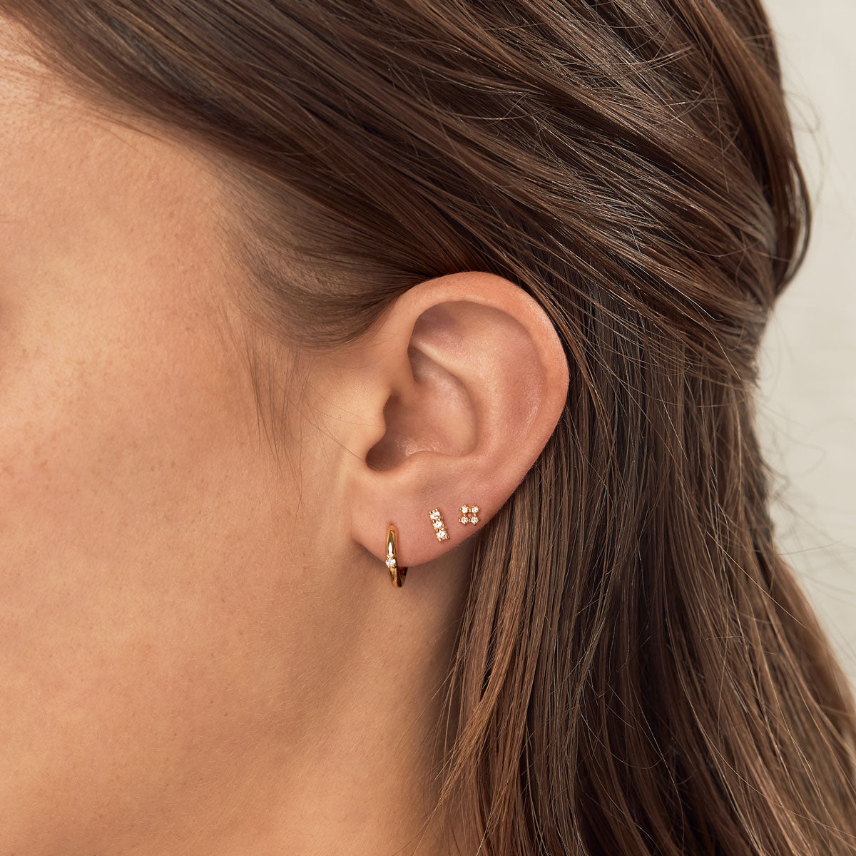 White Topaz Comet Huggies Gold