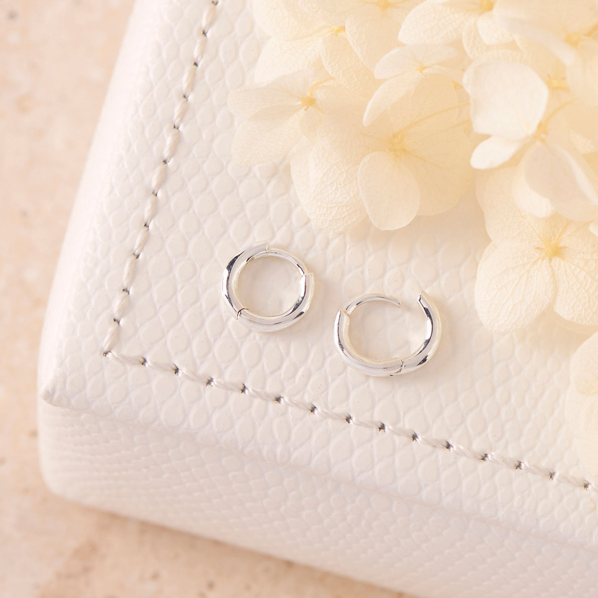 Super Micro Round Huggies