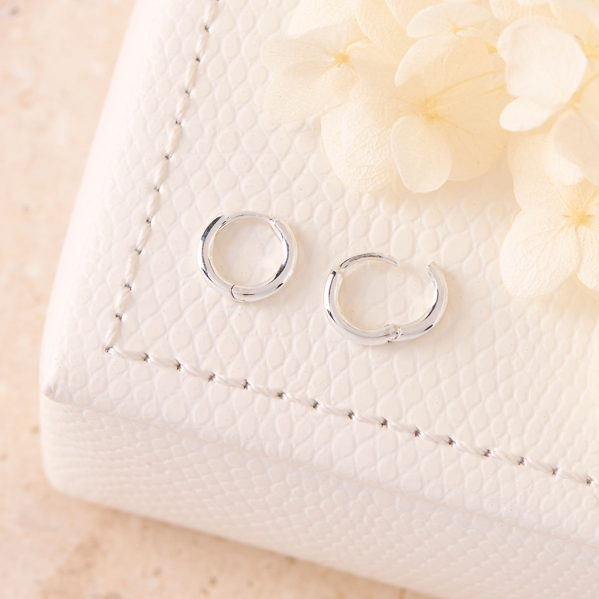 Micro Round Huggie 9mm