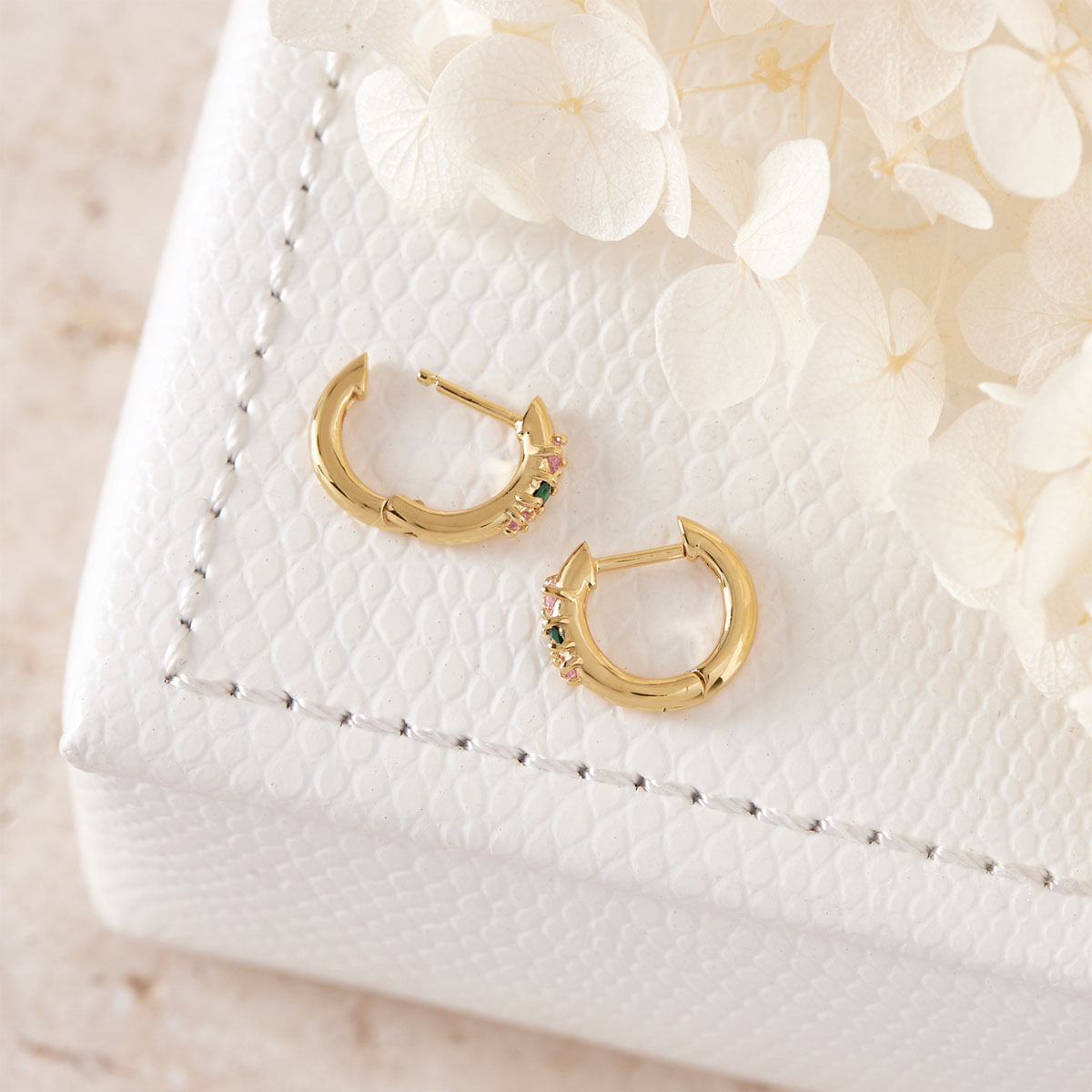 Seraphic Huggies Gold