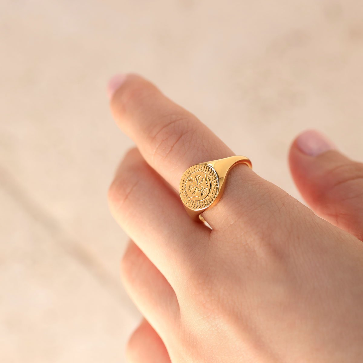 Moon Signet Ring Gold